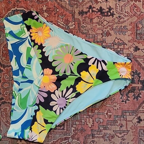 Aerie 2 piece floral bikini - Picture 2 of 5